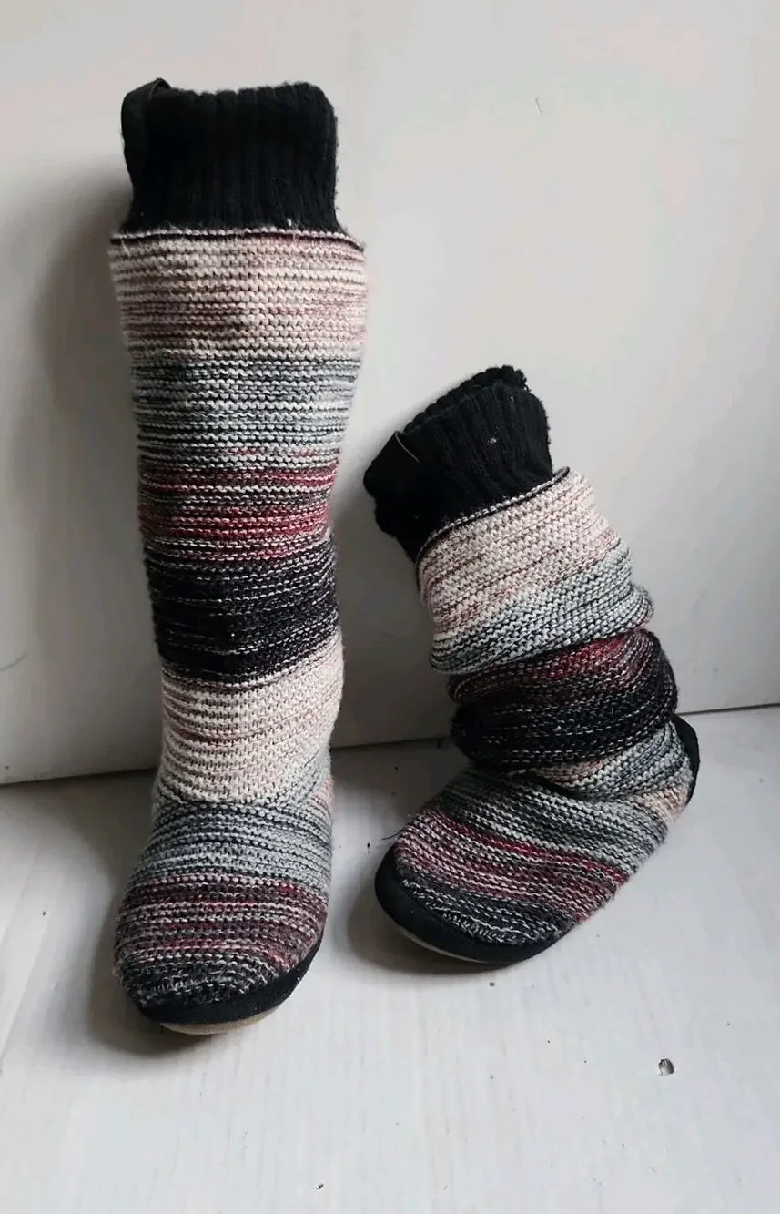 Muk Luks Women 7/7.5 Mid-Calf Sweater Boots Slouch Soft Knit Cottagecore Boho